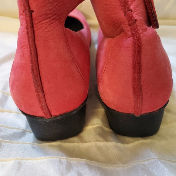 Dansko Red Women's Mary Janes with Ankle Strap Size 39 - Picture 2 of 6
